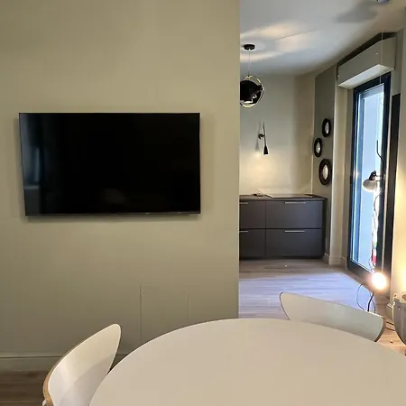 5 Viale Fano * リミニ